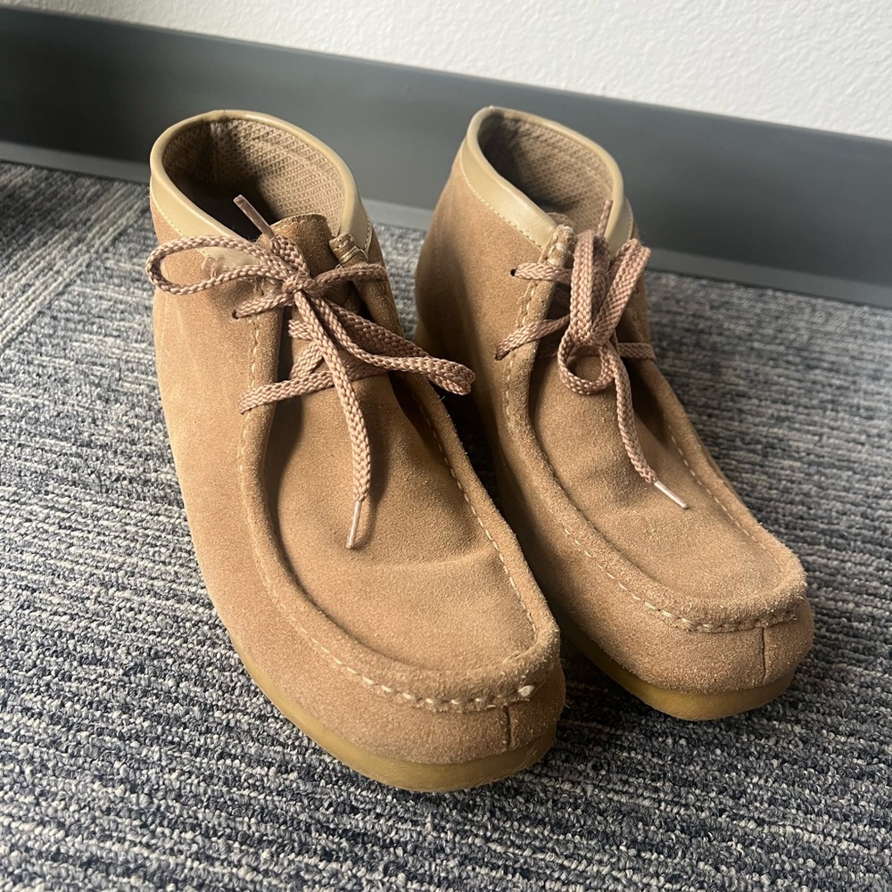 Men's Tan Suede Lace-Up Shoes Wallabes